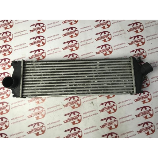 Радиатор інтеркулера Opel Vivaro 2007-2014 93854162